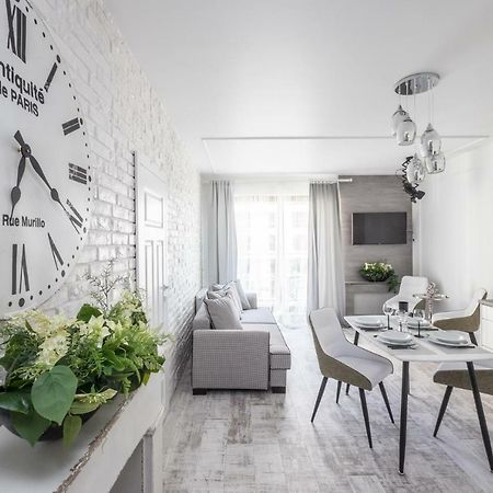 Good Time Apartment Business Center Варшава Екстериор снимка