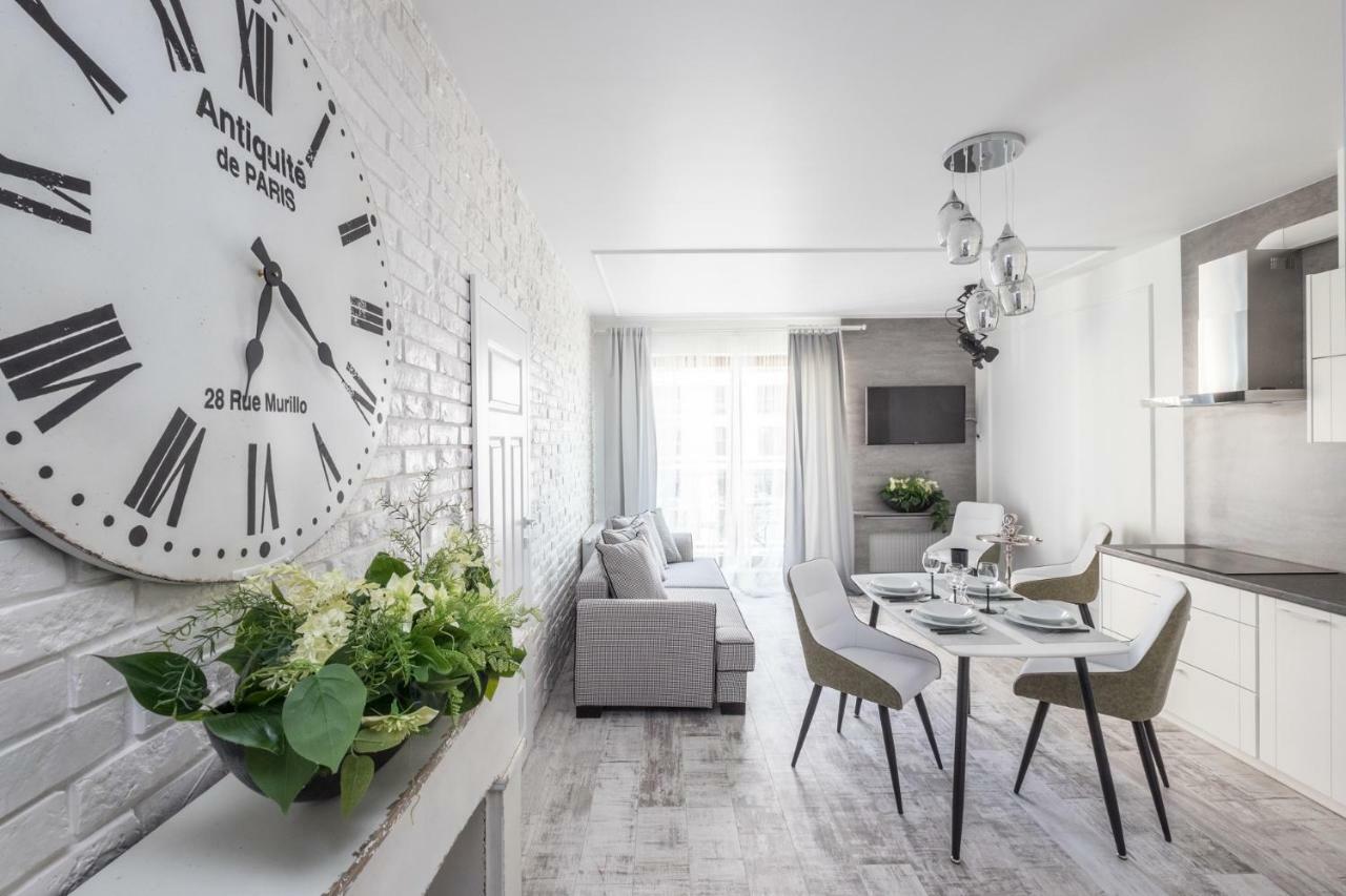 Good Time Apartment Business Center Варшава Екстериор снимка
